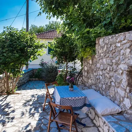 Lefkada Sunset House *